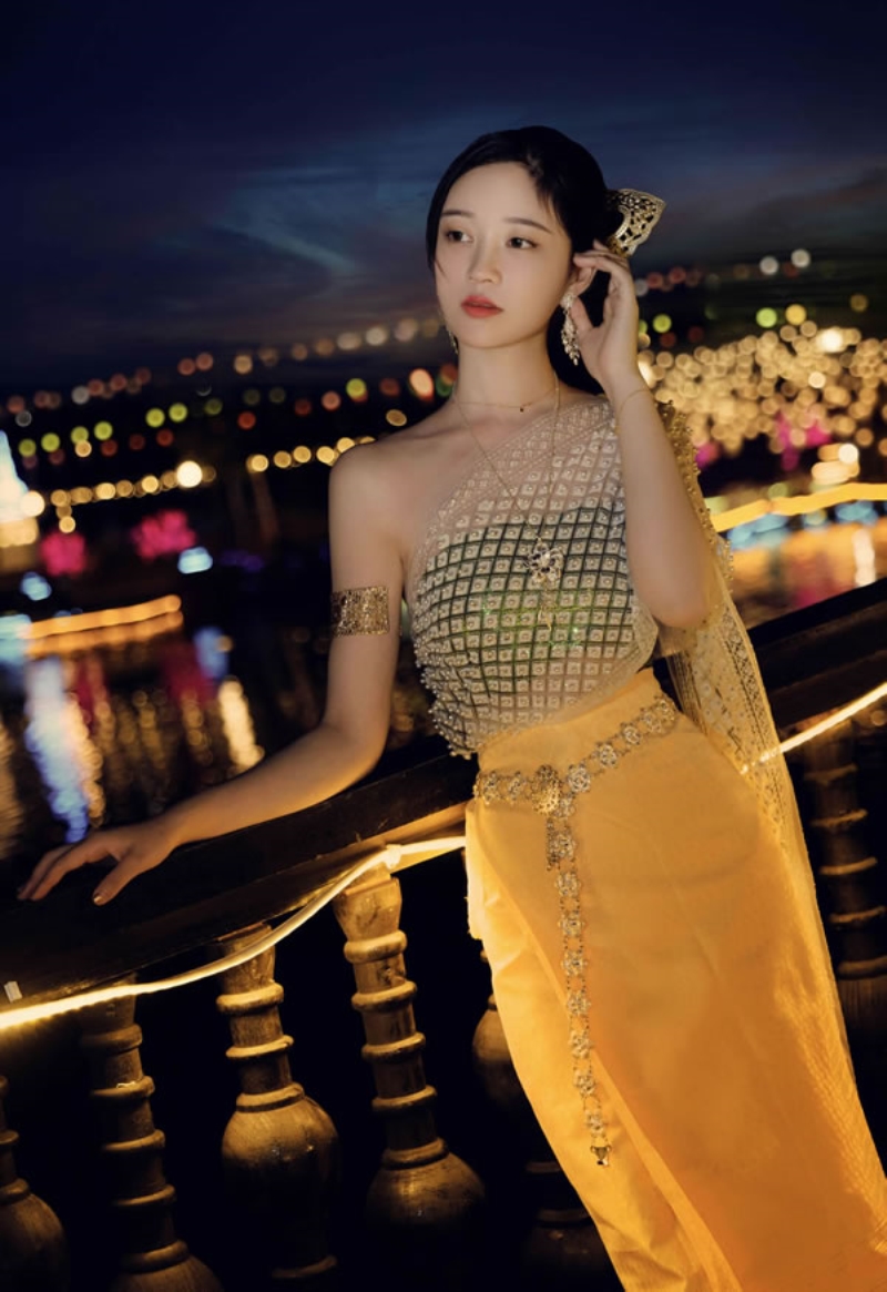 年年Nnian cos图片超清合集[104套][持续更新]