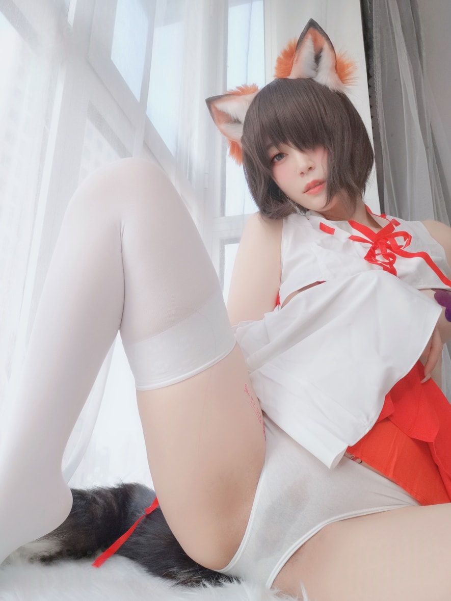 白银81 神社小狐狸-美女推荐