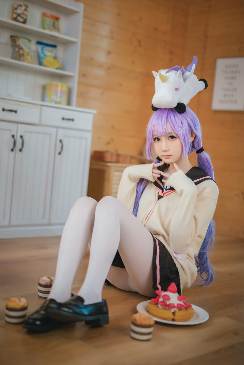 焖焖碳 独角兽JK制服-美女推荐