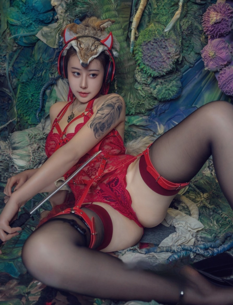 奈汐酱nice 猎狼女-完美coser