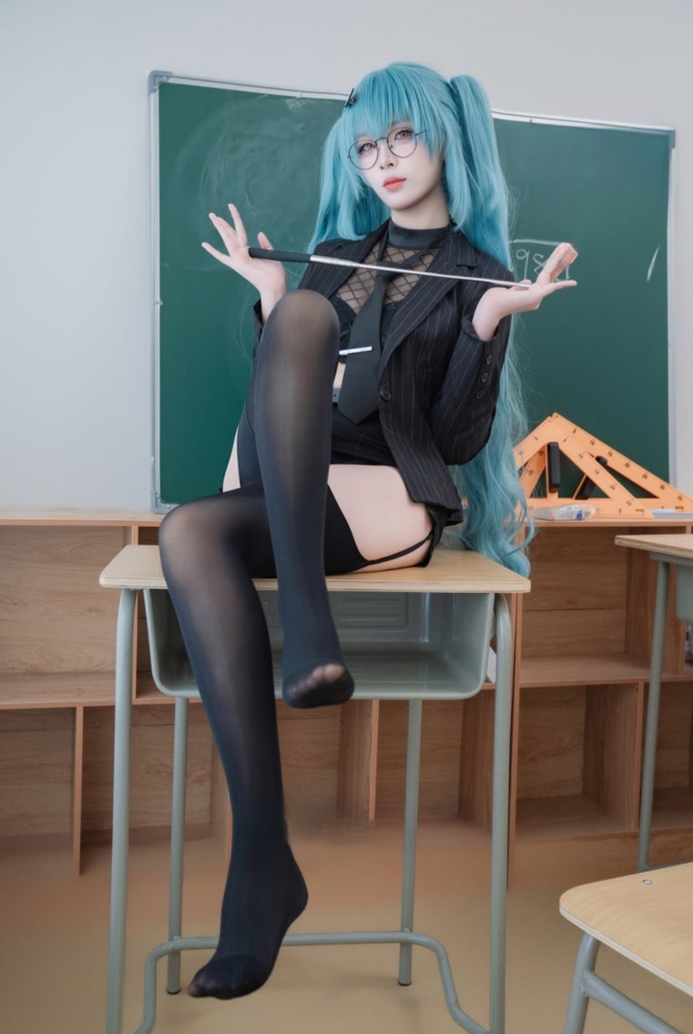 轩萧学姐 Nikke胜利女神 普丽瓦蒂 严厉教诲-精美资源