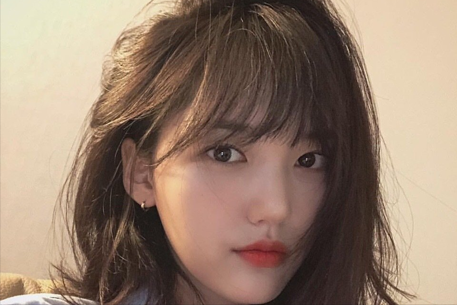 韩国26岁知名女星郑彩律家中去世，经纪公司未透露死因_黑料正能量