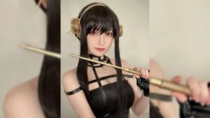 Akase Akari 以她完美的 Yor Forger 角色扮演打动了我们的心