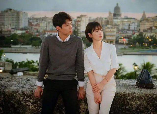暧昧期男女做这3件事，可以让你们的感情迅速升温_黑料正能量
