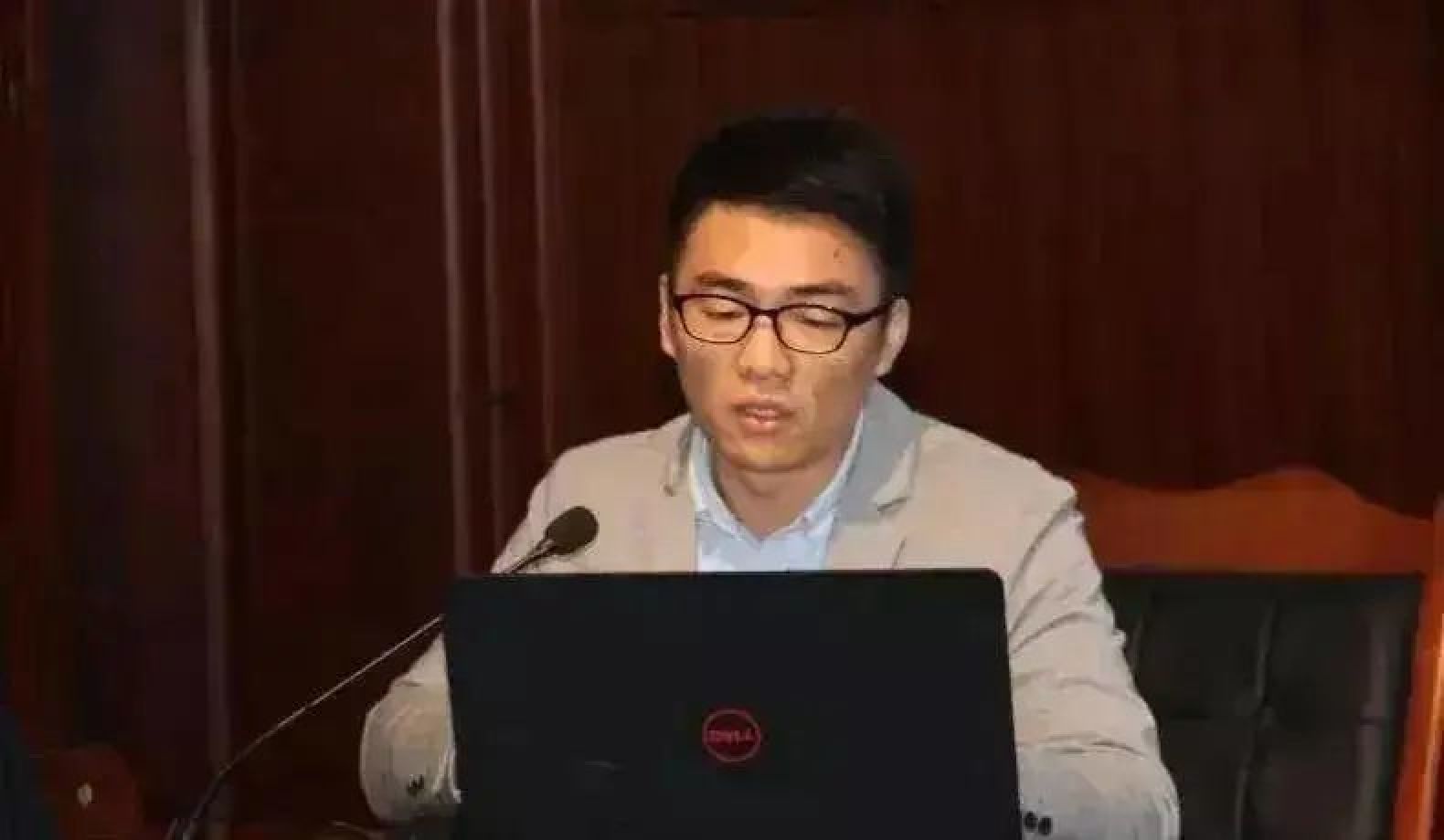 婚房装视频监控、扳倒韦峰，戴璐老公“镖子”绝非等闲之辈！_黑料正能量