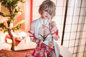 优雅与魅力：走近中国著名COSER rioko凉凉子