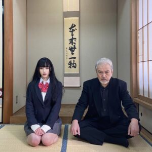 日本父女Cosplay成极道家族走红网络，精彩还原引起热议
