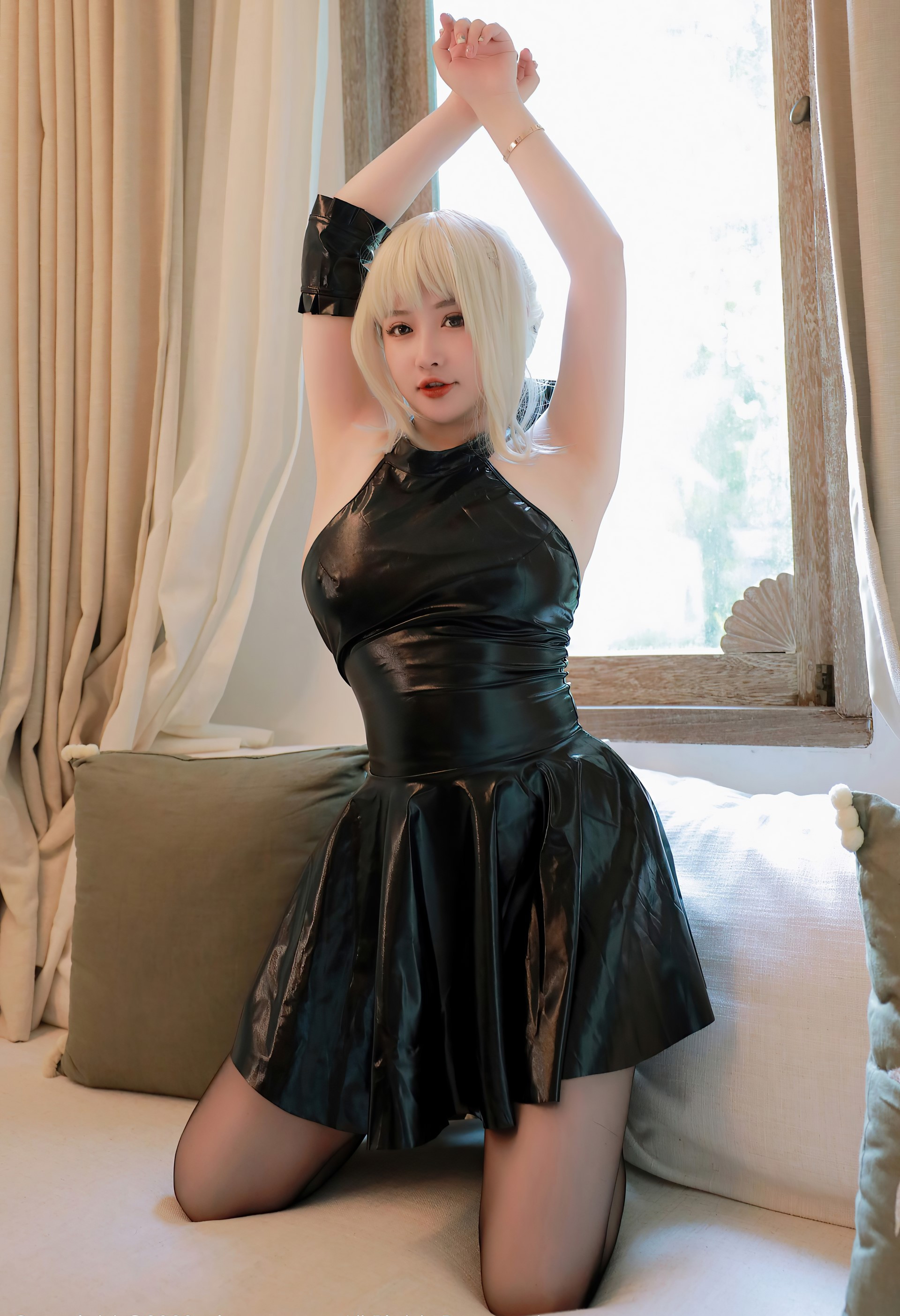 杏感黑色丝袜COSPLAY图片！秀人网秀人集模特养乐多DoDo 75P_黑料正能量