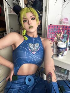 中国Cosplayer《啊川 Azey》神还原「工藤有希子」，美到像AI！