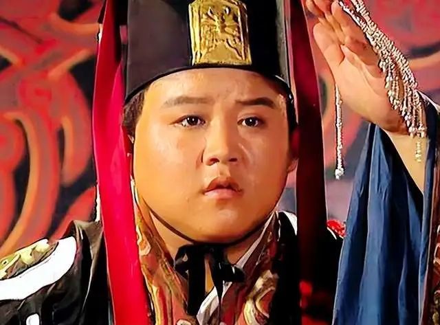 刘禅投降后写下3字，司马昭不敢杀他，群臣不解，司马昭：倒着读_黑料正能量