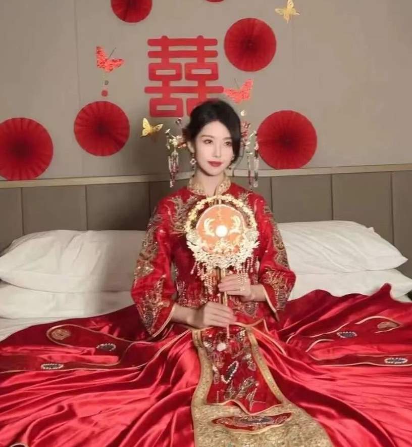 全网疯传！微博新娘利世与伴郎团是什么瓜？_黑料正能量
