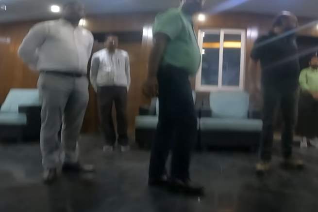 反转+魔幻!还记得在印度被侵犯的网红夫妇吗？他们改口了..._黑料正能量