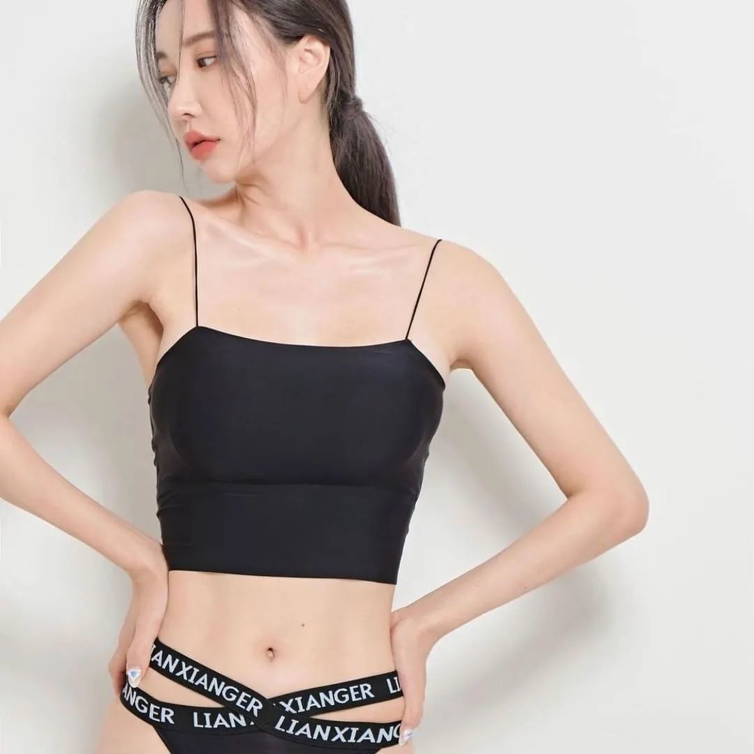 韩国网红yetto，美好身材，大方展示，钟爱紧身衣，却是位宅女_黑料正能量