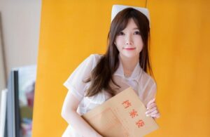 糯美子mini个人介绍，超高颜值与职业装扮兼备
