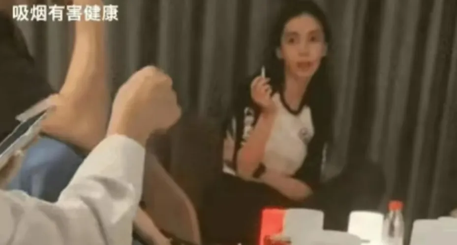 今日吃瓜：贩卖baby隐私狂赚几十万，又在泰国玩男同百人斩，胡宾果真恶心！_黑料正能量