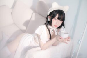 十万珍吱伏特 COS图集：甜美少女的二次元魅力