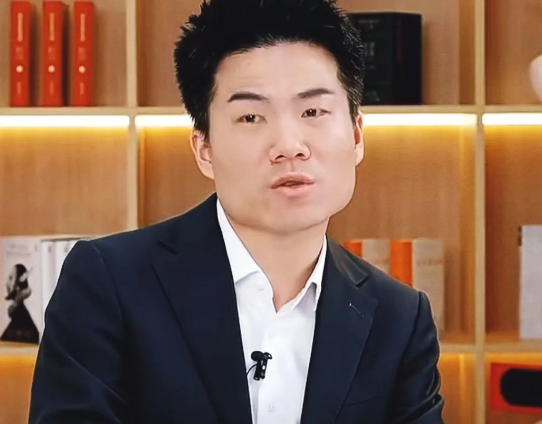 你不讲内衣，就是歧视女性！董宇辉删除微博，东方甄选蒸发上亿_黑料正能量