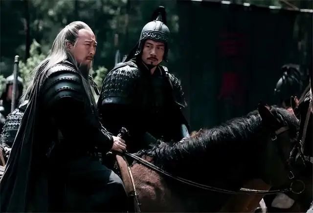 刘禅投降后写下3字，司马昭不敢杀他，群臣不解，司马昭：倒着读_黑料正能量