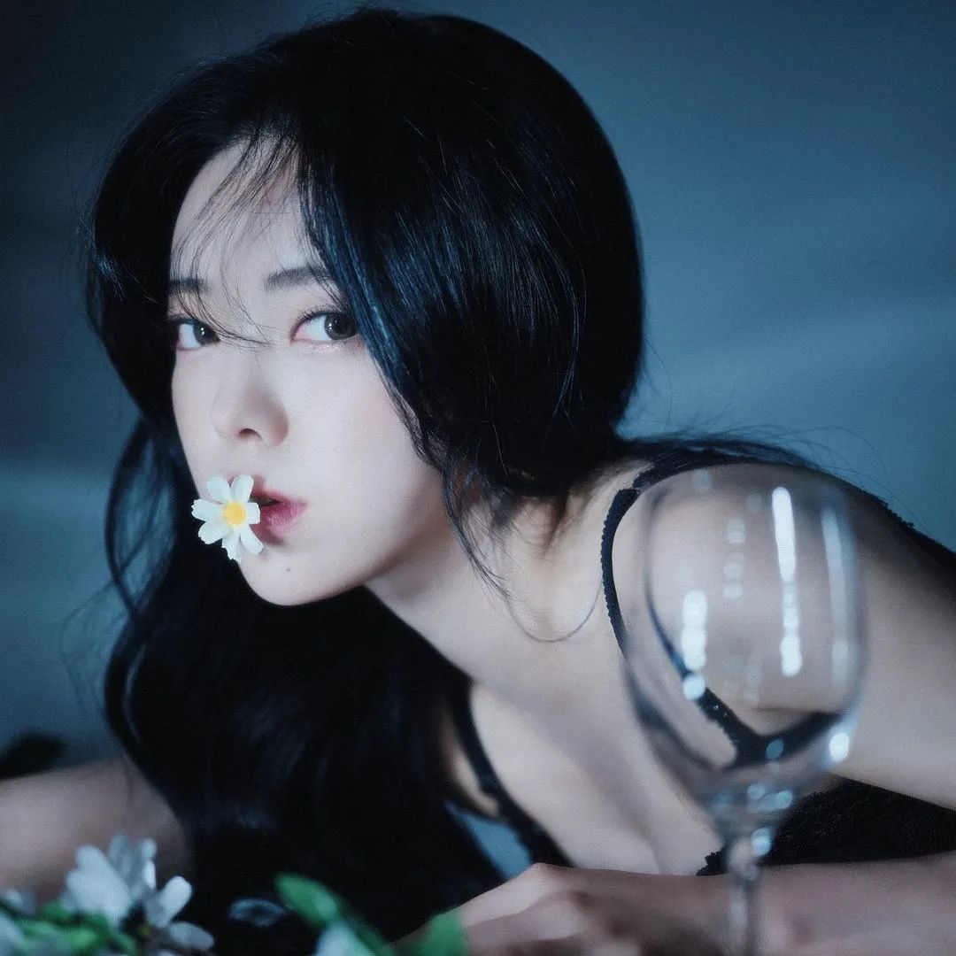 韩国最美摄影师，从幕后到台前，窈窕身段，玲珑曲线，让人神往_黑料正能量