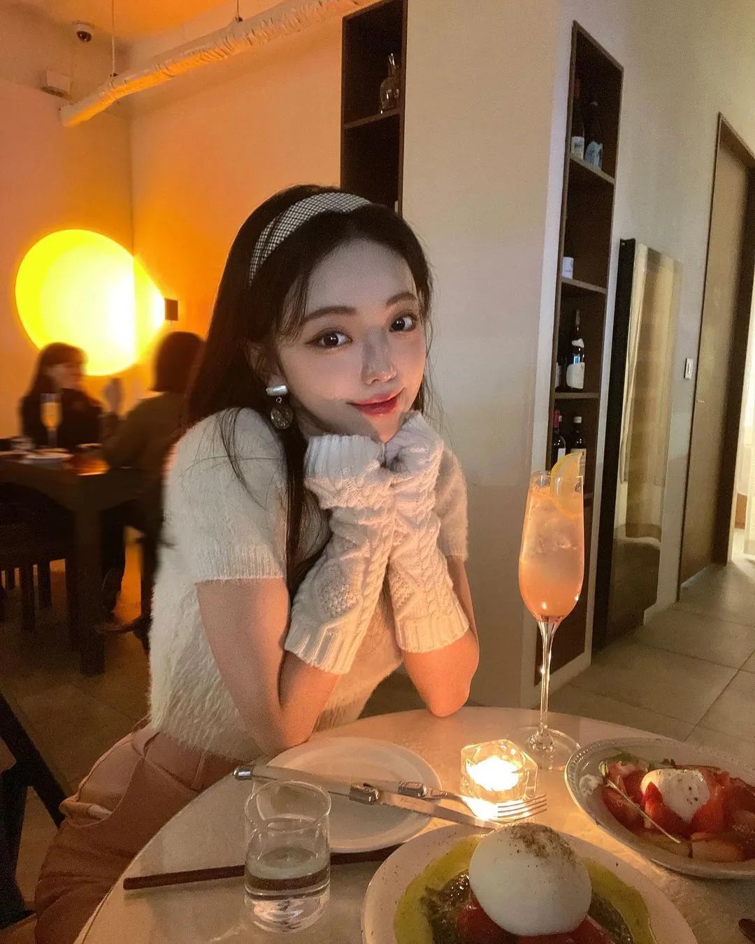 韩国最美摄影师，从幕后到台前，窈窕身段，玲珑曲线，让人神往_黑料正能量