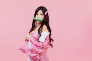 祢豆子Cosplay火爆！韩人气车模model_sera惊艳变身