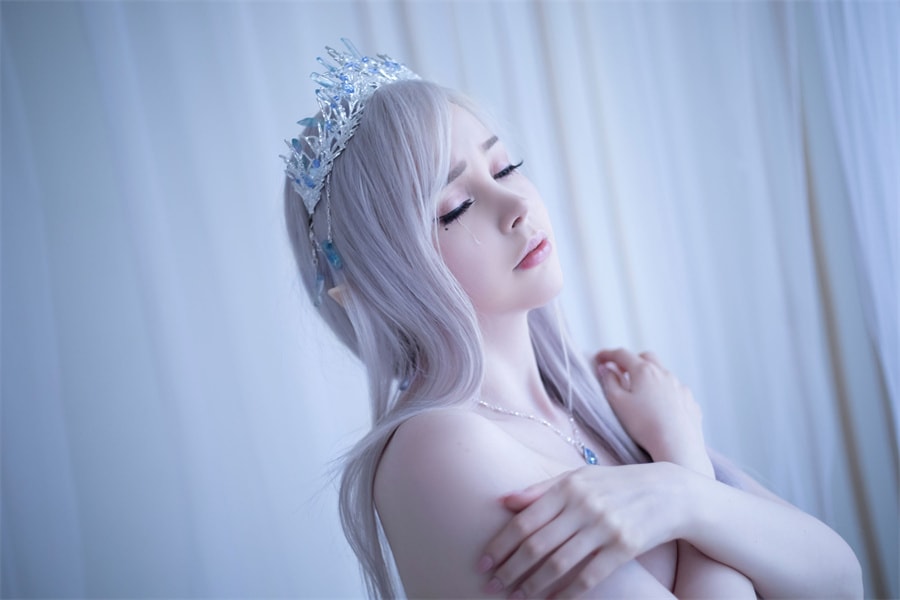 图片[1]-SayaTheFox神还原2B小姐姐，仙境中的冰雪美人！-女主档案