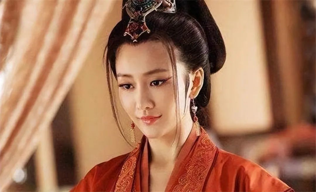 俗语“寡妇三更磨豆腐，光棍半夜洗衣服”，究竟说的是什么？_黑料正能量