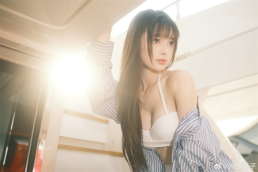 图片[1]-河豚抚子美图分享，来自广东的宝藏女孩！-女主档案