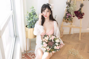 猫九酱Sakura：二次元网红的崛起和争议