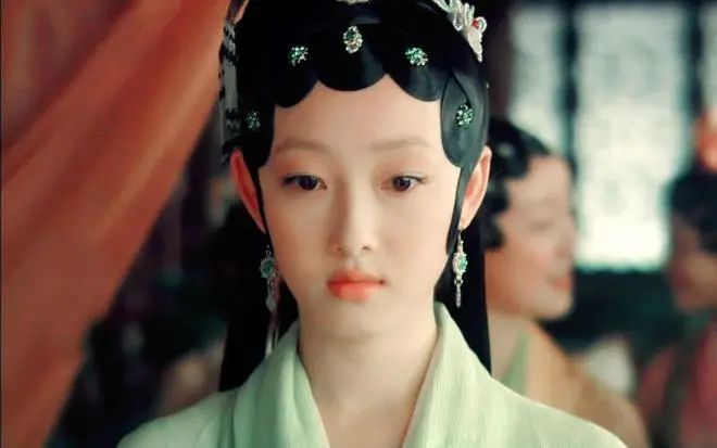 女明星蒋梦婕被拍裙底？浅谈背后的暗黑产业链..._黑料正能量