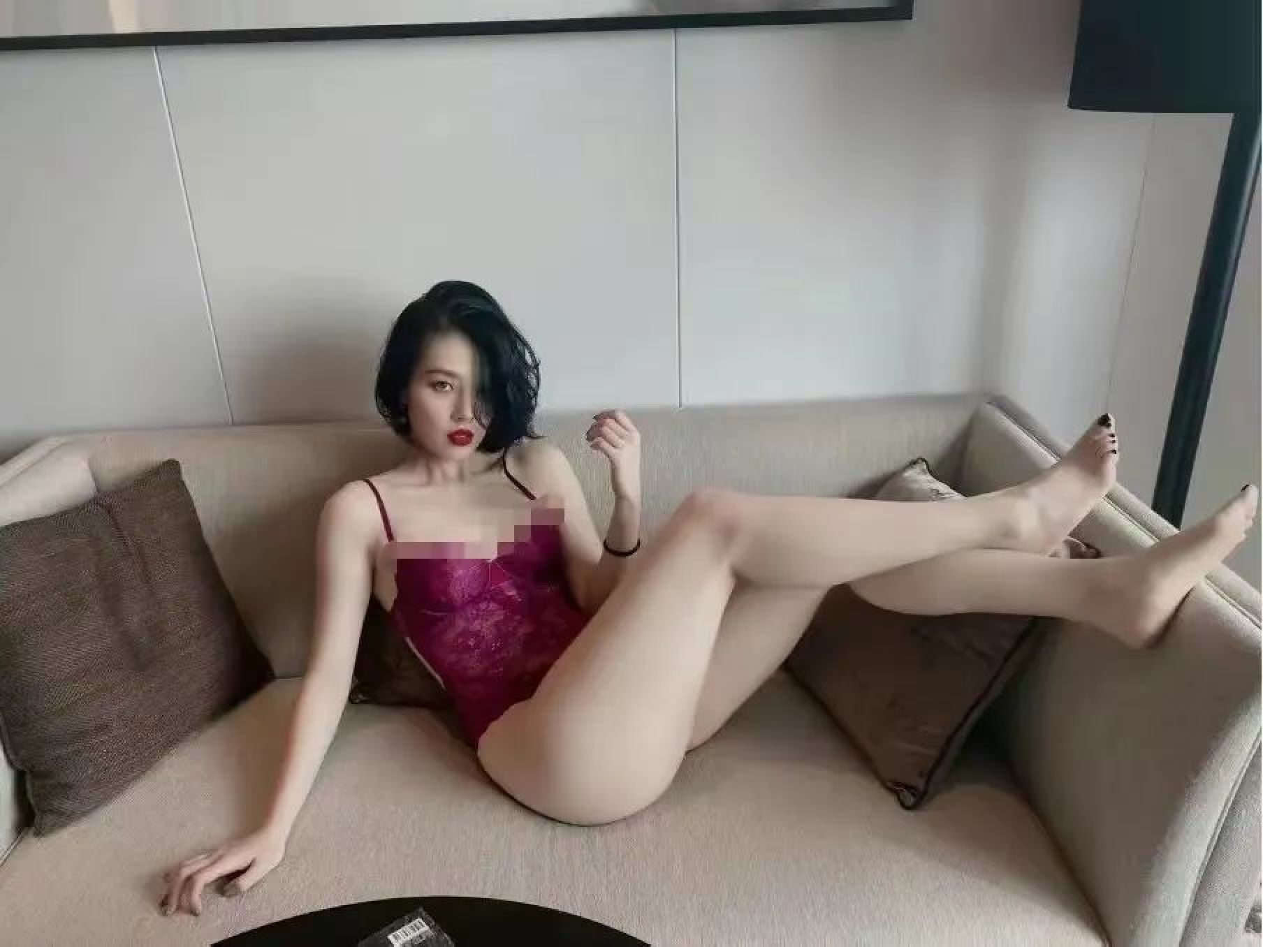 纪委出手，全网8张“董小姐”私人美照曝光，终于理解了国企老总的“苦衷”_黑料正能量