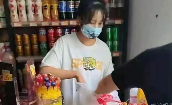 老板娘抖音号曝光，今年22岁，一天涨粉数十万，香港卫视被带火_黑料正能量