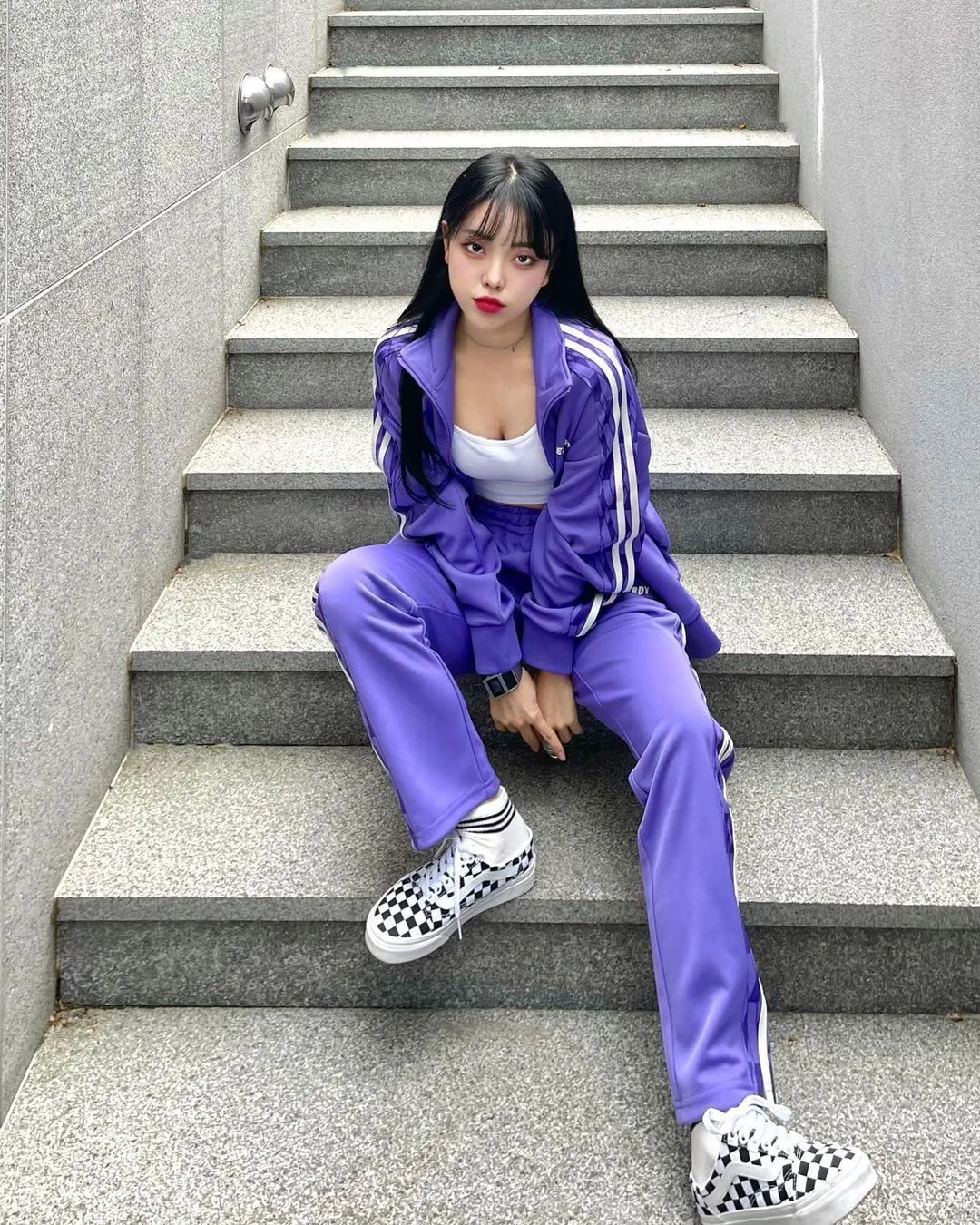 韩国最美摄影师，从幕后到台前，窈窕身段，玲珑曲线，让人神往_黑料正能量