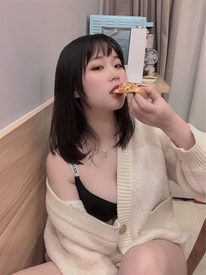 图片[2]-是一只废喵了个人资料，自娱自乐的麋鹿小姐姐-女主档案