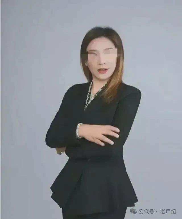 女校长微信群不雅视频事件再曝新料！个人私照被扒，教育局回应惹怒网友！_黑料正能量