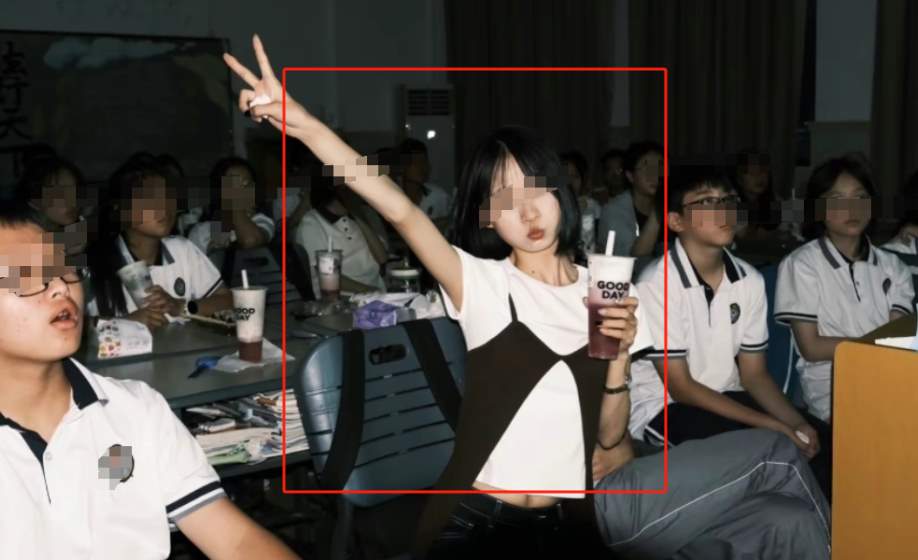 炒作还是瞎闹？聊一聊网红美女老师和学生的瓜_黑料正能量