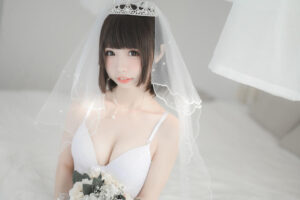 十万珍吱伏特 COS图集：甜美少女的二次元魅力
