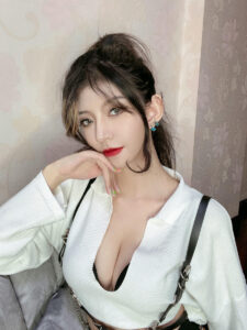 Kettoe: 江苏无锡美女Coser，外貌御姐范儿引人注目