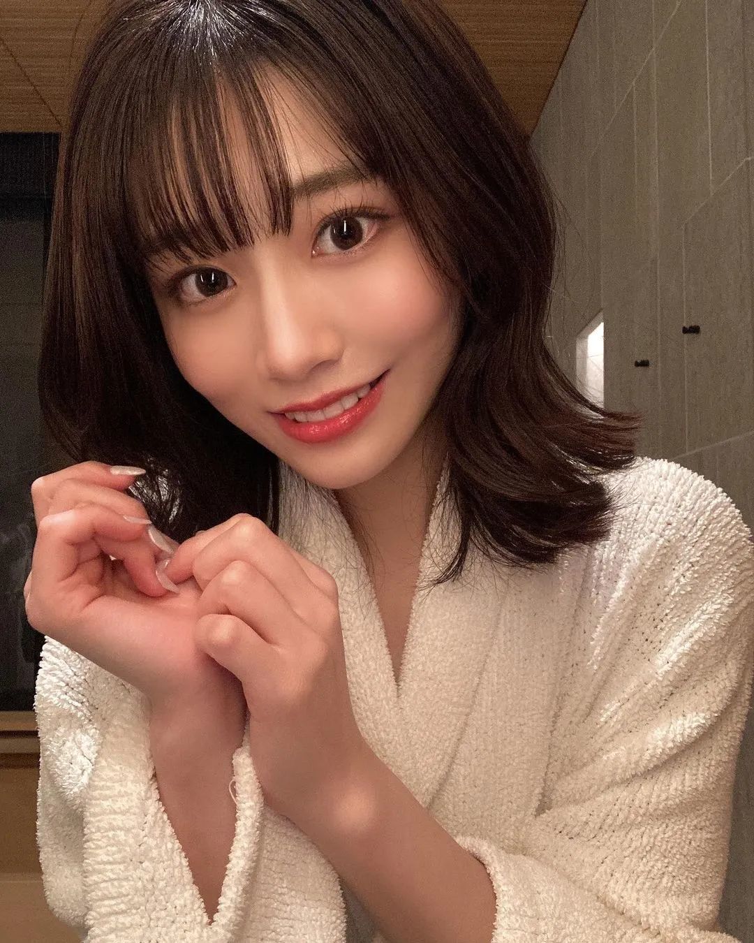 壁纸：四季更迭，唯美人不可辜负—河北彩花！_黑料正能量