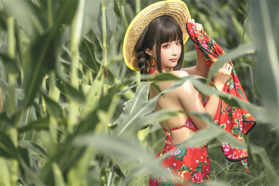 图片[1]-蠢沫沫挑战只穿三个创可贴，还狂野无畏的可爱小天后！-女主档案