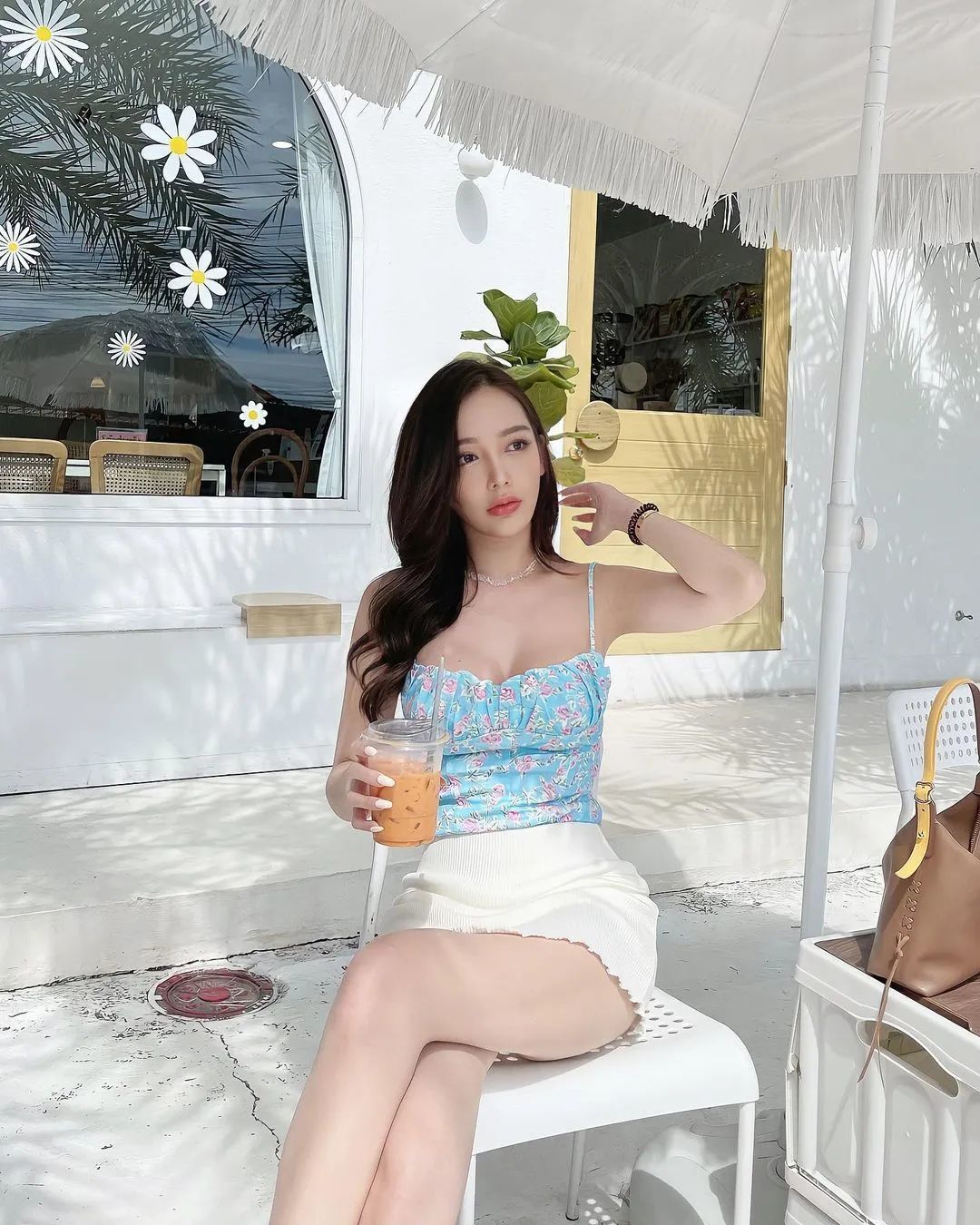 泰国网红rossarineye，风格大胆，大秀身材，完美曲线，惹人喜爱_黑料正能量