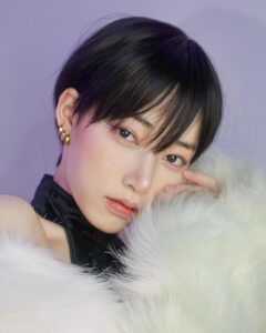 日本父女Cosplay成极道家族走红网络，精彩还原引起热议