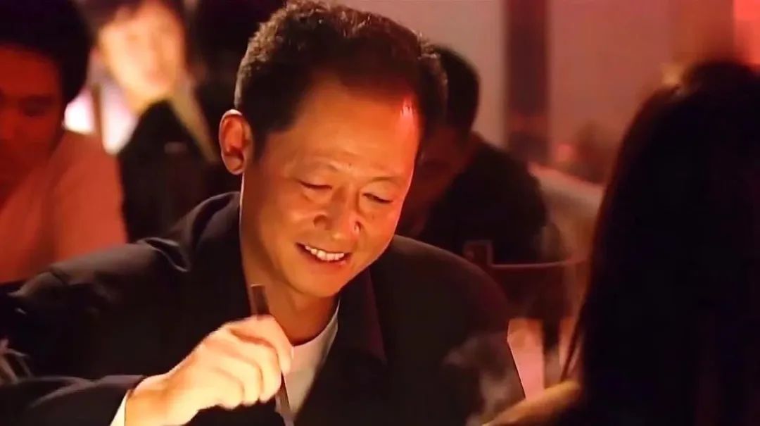 你不讲内衣，就是歧视女性！董宇辉删除微博，东方甄选蒸发上亿_黑料正能量
