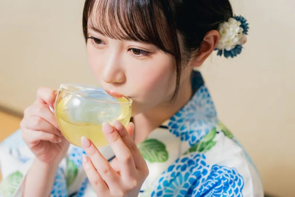小野六花《六花与茶》绿茶篇主题壁纸图片_黑料正能量