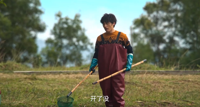 狂飙：徐江的儿子徐雷想吃啥鱼买不到，为什么非跑去野塘电鱼呢？_黑料正能量