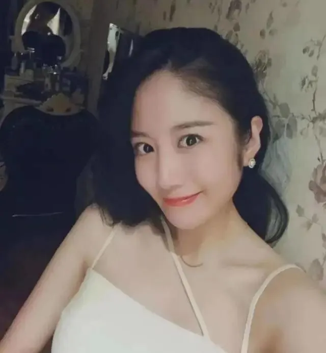 吃瓜！唐山花店老板娘的10分钟视频，网友：老板娘技术很好_黑料正能量